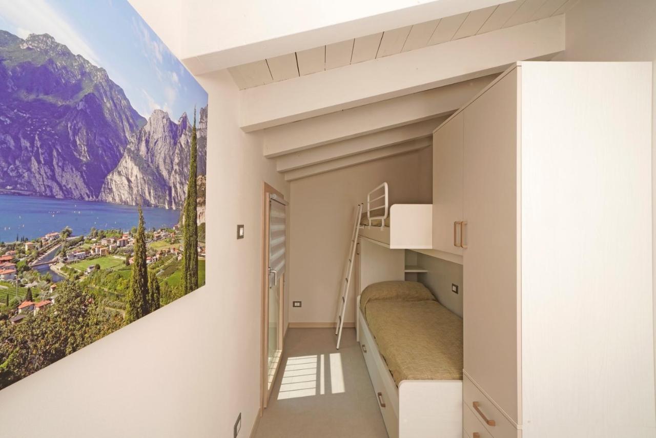 Gardaliva 5 Apartment Манерба дел Гарда Екстериор снимка